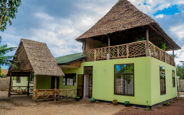 Kilimanjaro Summit Lodge