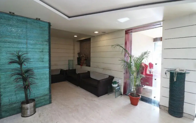 Capital O 1382 Mohan Hotel