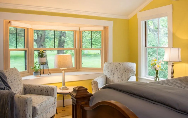 Lake House at Ferry Point