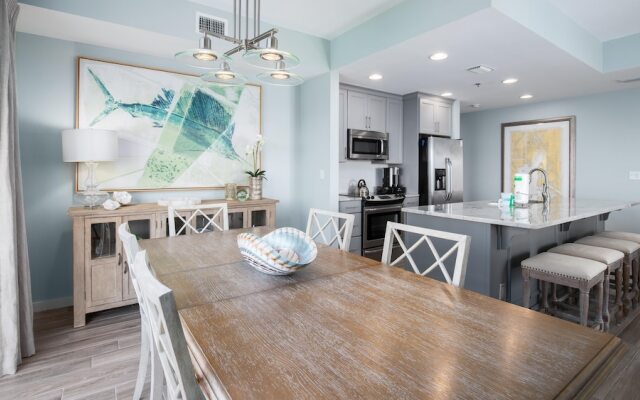 Luau I 7402/7404 - Flr14 - 3BR 3BA - "hurry Sundown"