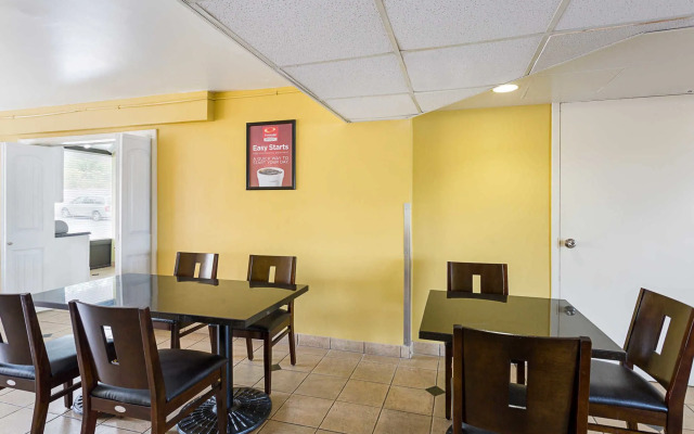 Rodeway Inn & Suites Birmingham I-59 exit 134