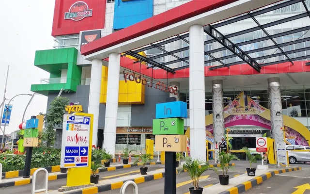 Bassura City Apartment Connect to Swimming Pool