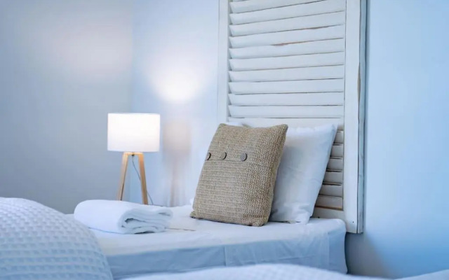 Three B Airlie 2 bedroom unit Seaviews & Pool