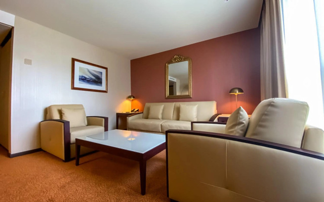 Nash Airport Hotel