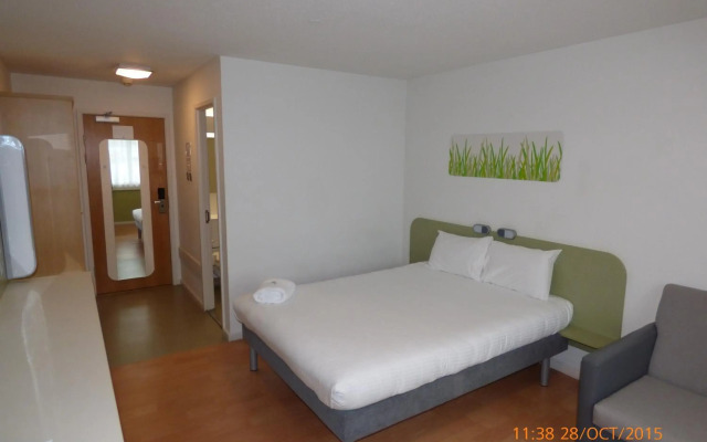 Warrington M6 Motel J20/M6 Lymm Services