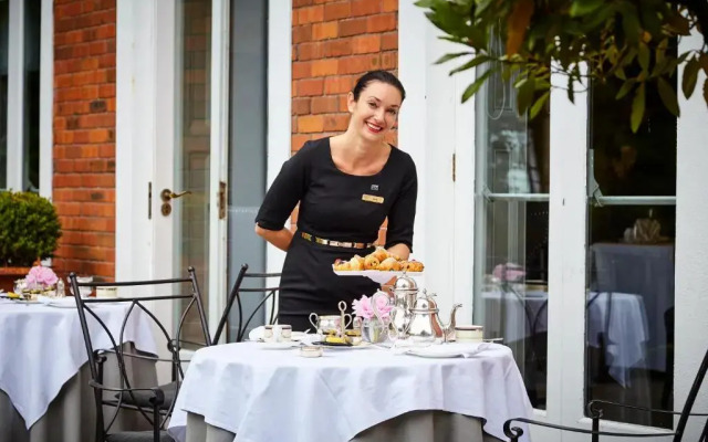 Hayfield Manor Hotel