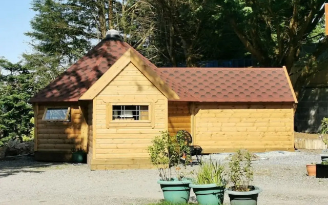 Charming 1 Bed Cabin In Gaerwen