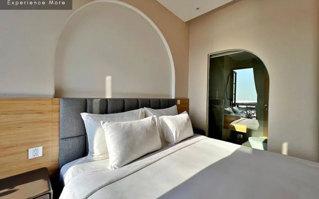 HANZ Lagoon Sunset Boutique Hotel