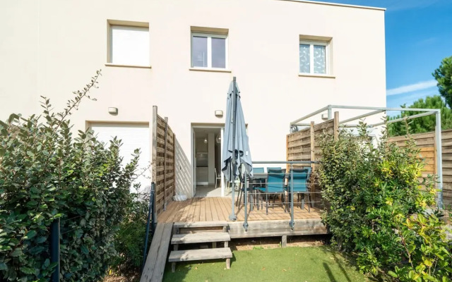 Villa in Valras-plage Near Sand Beach