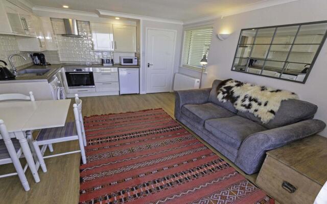 Clifton Court Apt 23 With Seaviews Heated Pool