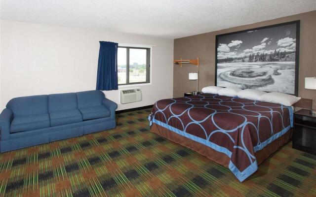 Super 8 by Wyndham Keokuk