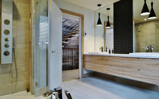 Chalet 9A Chemin Blanc by Les Chalets Alpins