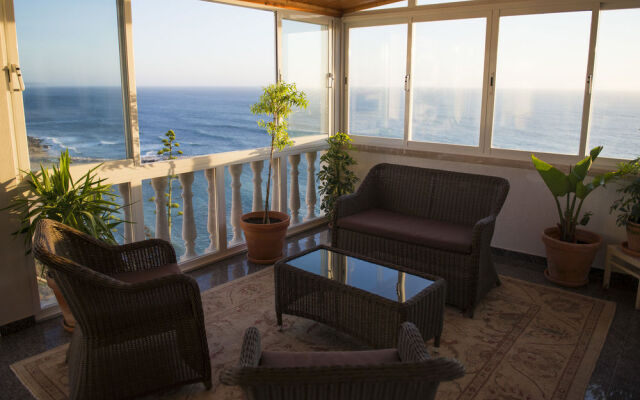 Laneez Ericeira Surf House - Hostel
