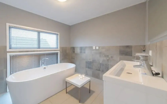 Stylish Holiday Home with Fireplace near Oosterschelde