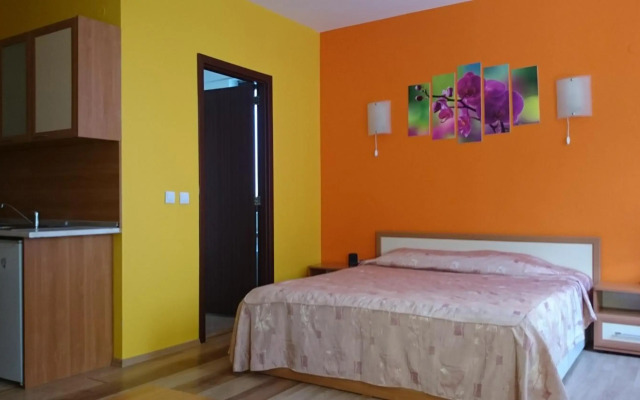 TES Flora Apartments