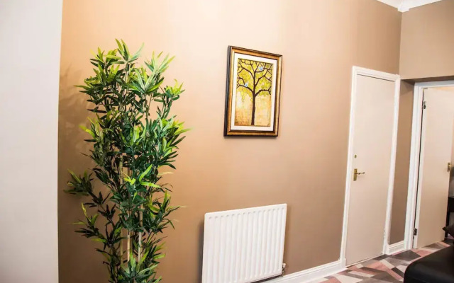 Montgomery Apartments - Crighton