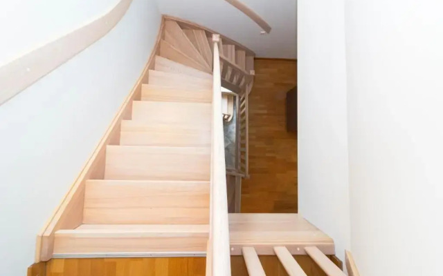 -V66- Apartment, By Cohost