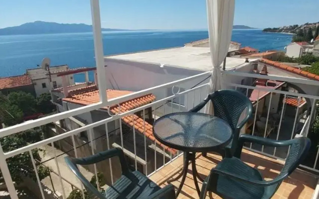 Apartments by the sea Brist, Makarska - 15443