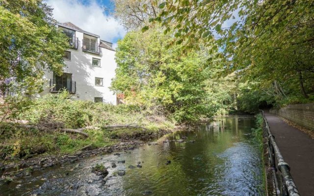 1 Bedroom Apartment by the Water of Leith