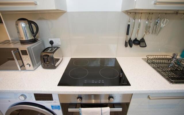 14 Compass Point
