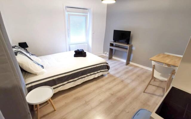 Studio in Le Dorat, With Wifi