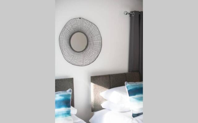 Brynglas Newport flat sleeps 8 - Mycityhaven