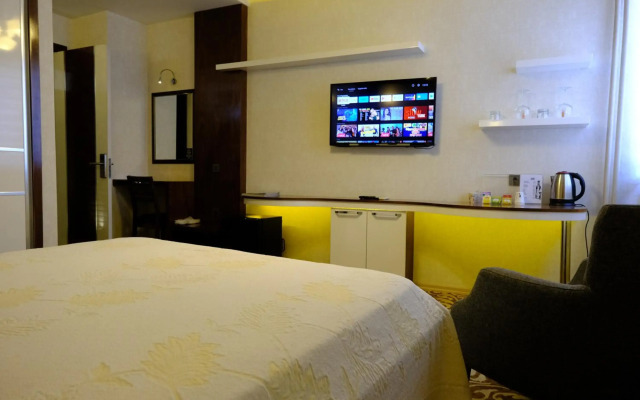 Esin Hotel