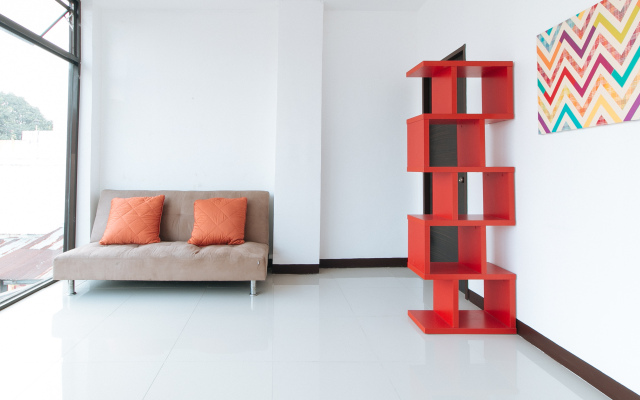RedDoorz @ San Antonio Makati