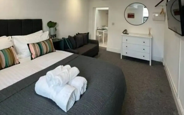 Host Stay Eign Street Suite