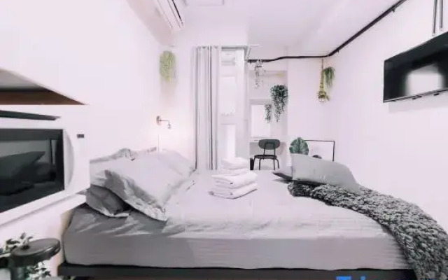 Minimalist Loft 2: Namba Compact Studio & 24/7 Gym