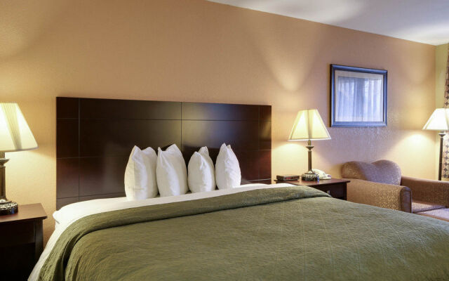 Quality Inn Russellville Area