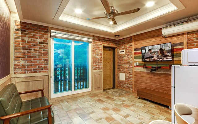 Gyeongju Rosso House Pension