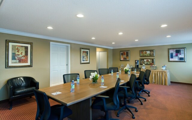 Oxford Inn & Suites Lancaster