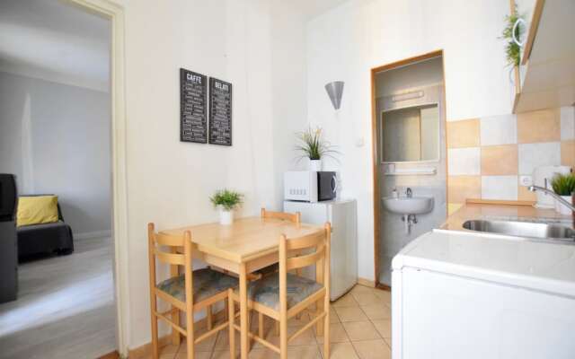 Budget Apartment by Hi5 - Október 6. Street 4.