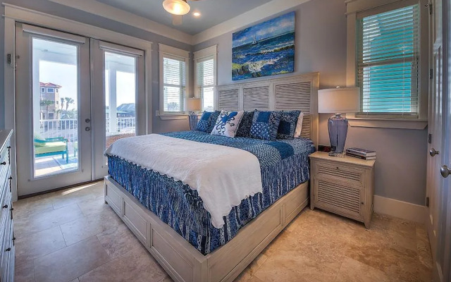 Turquoise by the Gulf by RedAwning