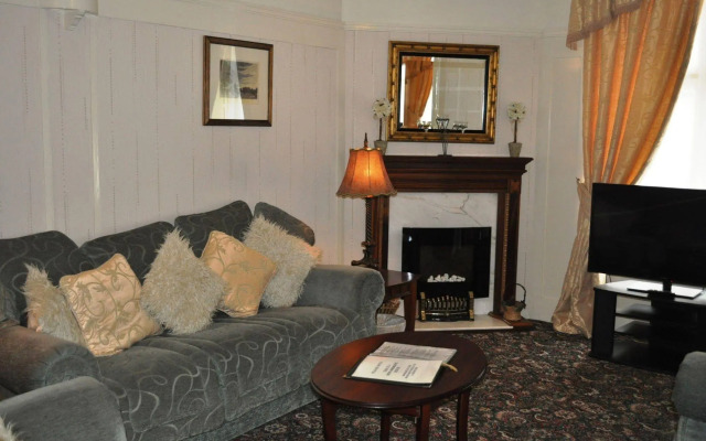 Moulin Hotel