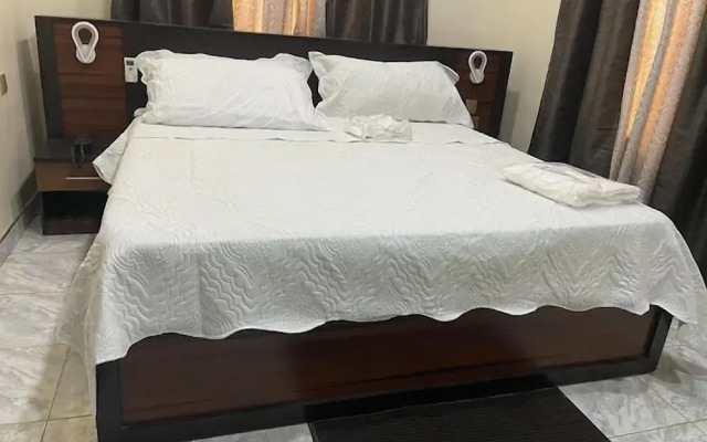 Camas Hotel and Suites