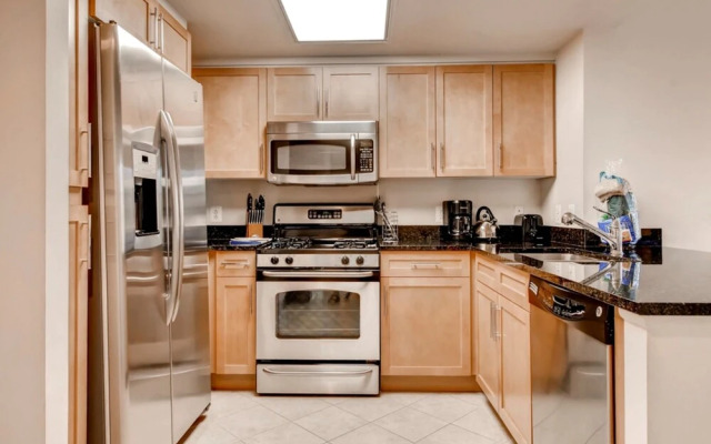 Bluebird Suites in Crystal City