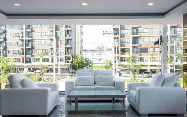 B2 Korat Premier Hotel