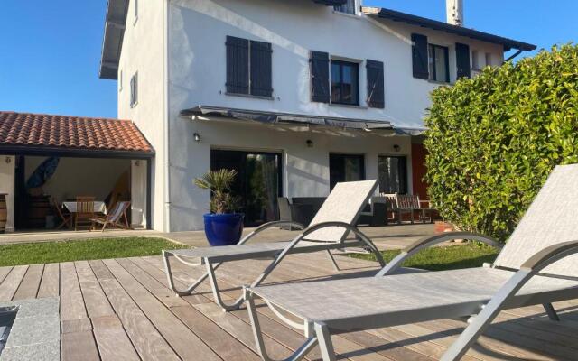 Hiru Alabak - Maison à Biarritz, piscine, jardin, 8 personnes