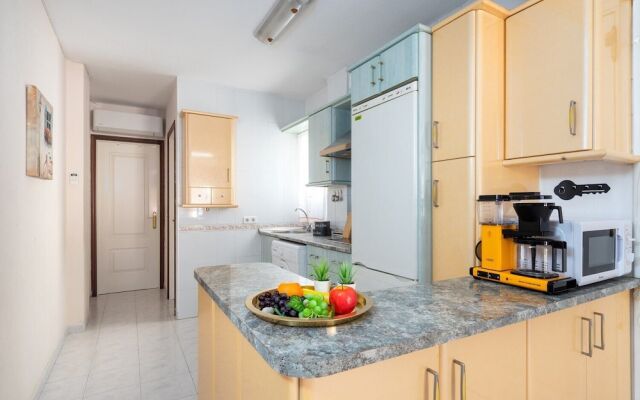 Central Gem Apartment Near the Beach Ref 134