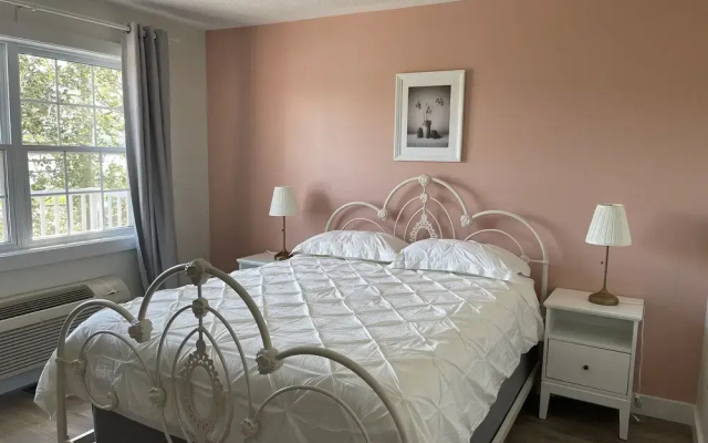 Gateway to Greenwich Suites