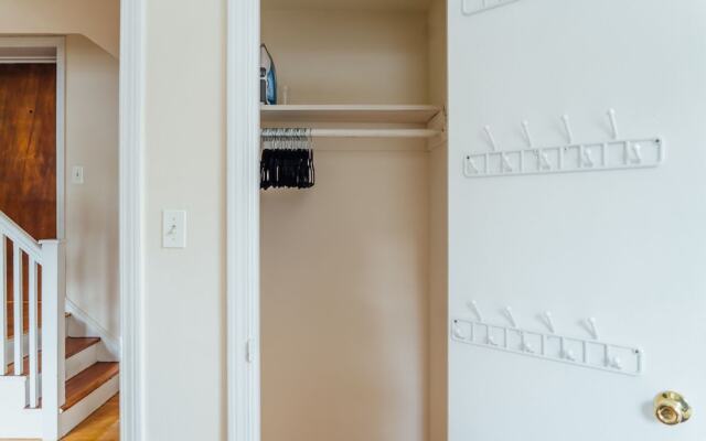 Chic & Pristine 1BR Apt in Marshfield