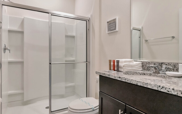 7 Bedroom/ 5 Bathroom Solterra (7599 OL), Davenport, US