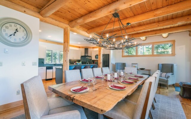 Mountain Melody by Exceptional Stays