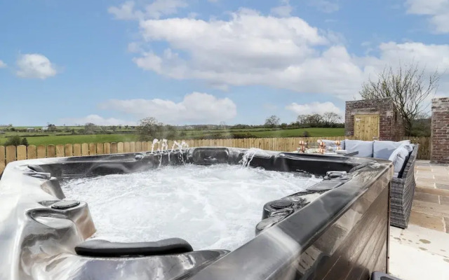 HC Property - The Hideaway at Watergate Eye