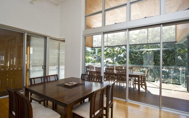 Maggies Beachfront Apt. 5
