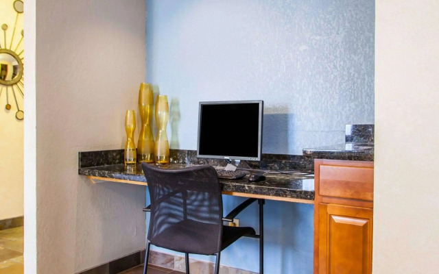 Quality Inn & Suites Ankeny - Des Moines