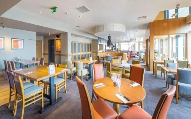 Premier Inn Swansea Waterfront