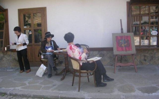 Art-M Gallery